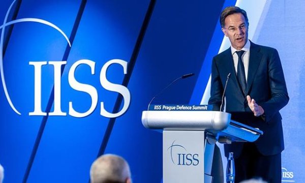 炒股配资资金 东风61亮相阅兵场，北约秘书长破防，在峰会上忍不住歇斯底里